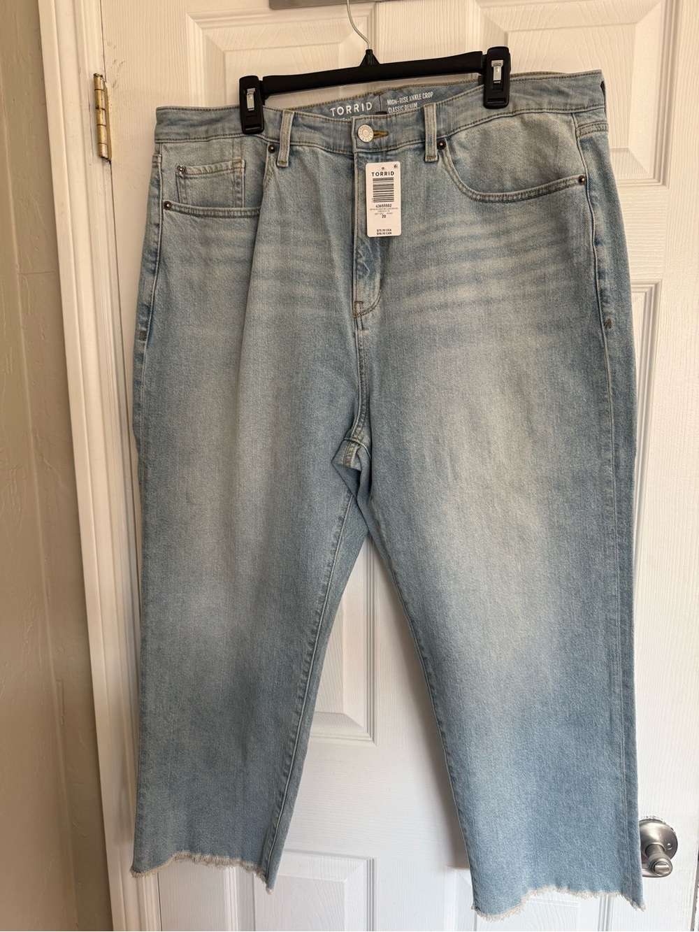 torrid  Size 20Light Blue High-Rise Crop Straight Jeans